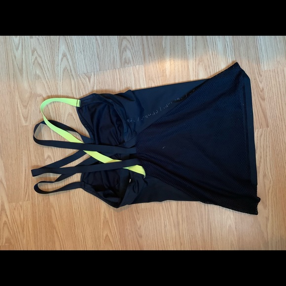 Reebok tank - Picture 2 of 2